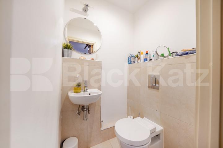 Flooded with natural light,south facing & dual aspect  Boulevard Mansions.Borough Road, Borough